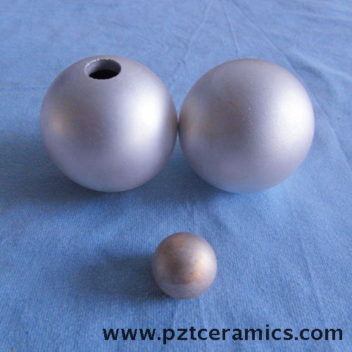 圧電セラミック部品の球形と半球形