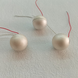 高品質の異なるサイズはんだワイヤを備えた圧電セラミック球体 
