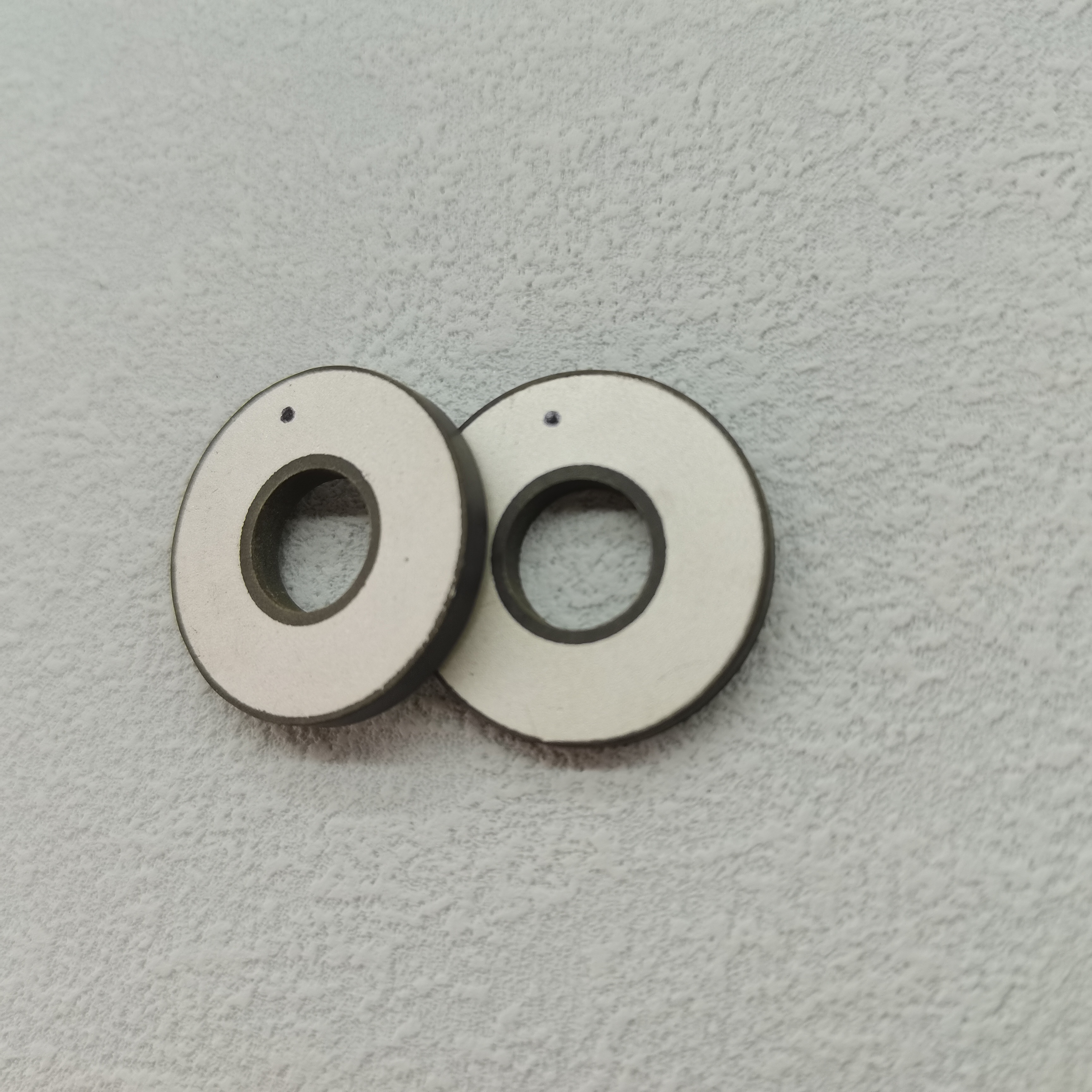 PZTリングPZT5A材料圧電セラミックリング要素中国の工場