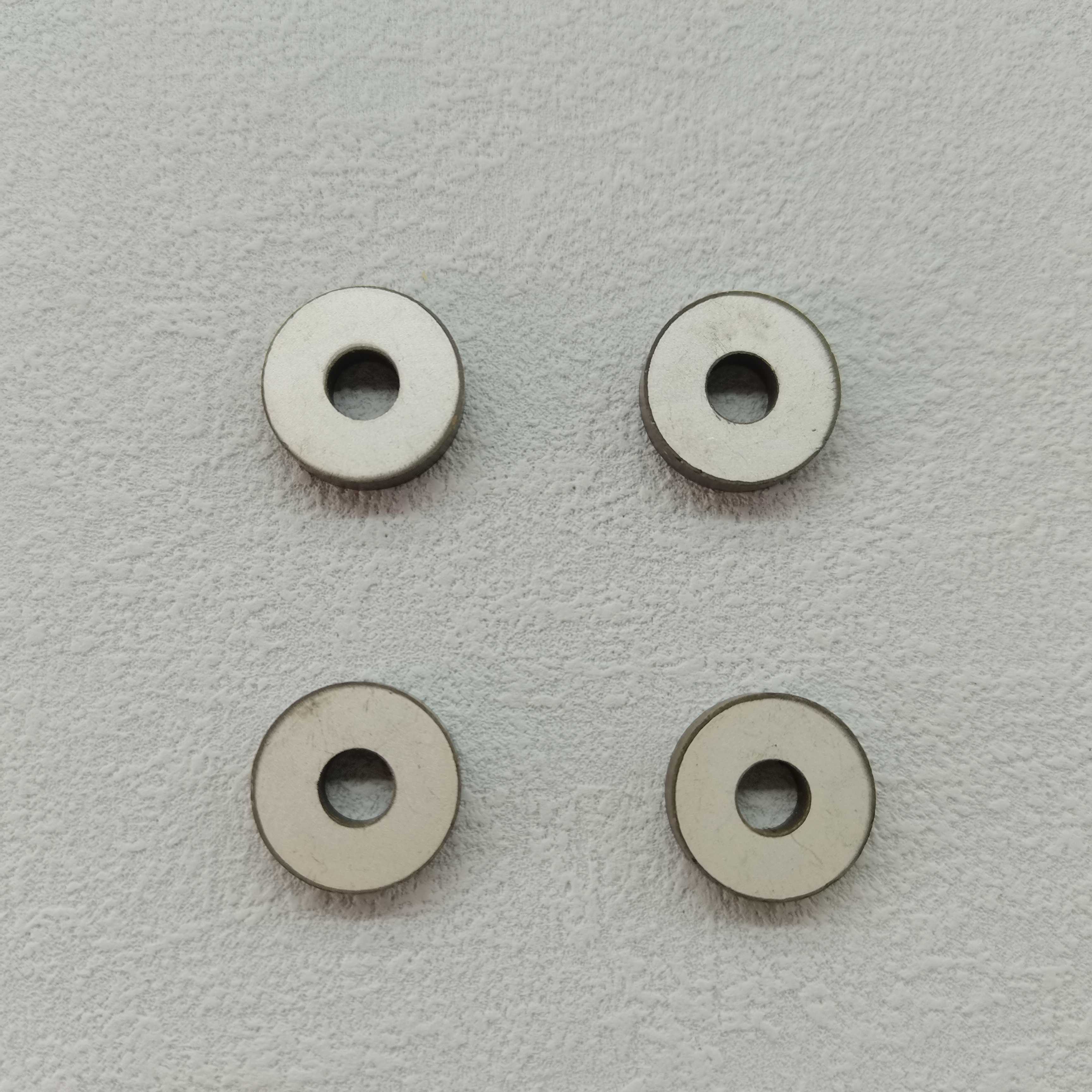 PZTリングPZT5A材料圧電セラミックリング要素中国の工場